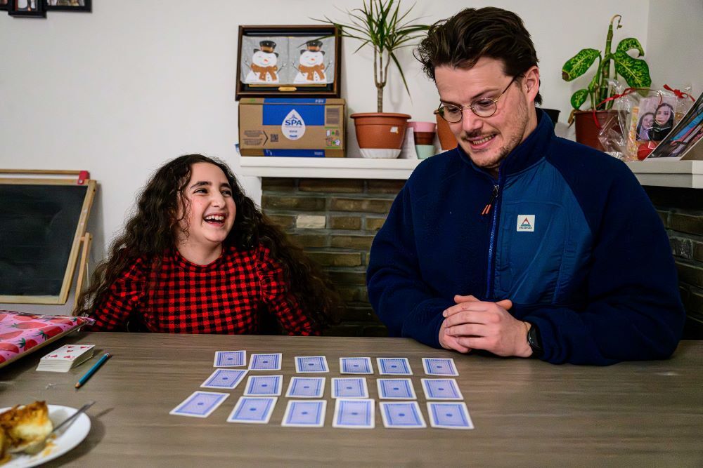 Op bezoek bij Uilenspelgezin Mikdad Op bezoek bij Uilenspelgezin Mikdad