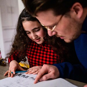 Hulp bij huiswerk bevordert sterke buurtnetwerken